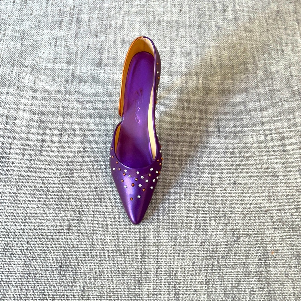 Just the right shoe - Patricia in plum